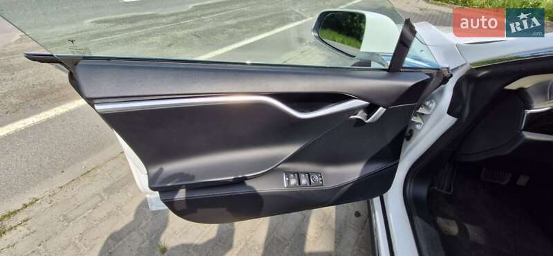 Ліфтбек Tesla Model S 2014 в Красилові
