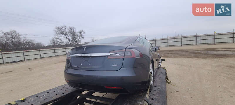 Лифтбек Tesla Model S 2017 в Василькове