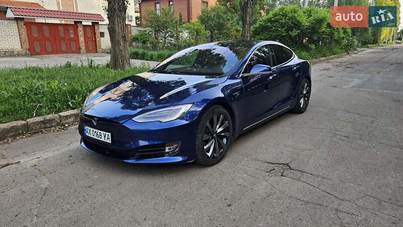 Лифтбек Tesla Model S 2019 в 