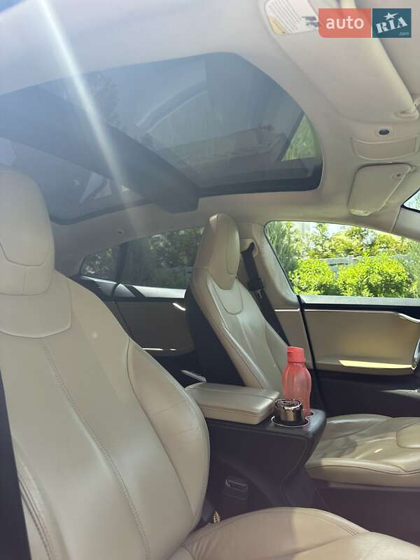 Ліфтбек Tesla Model S 2015 в Києві