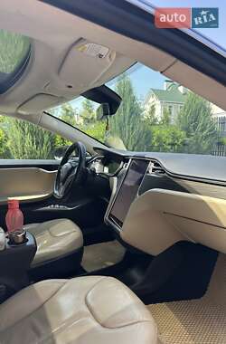 Ліфтбек Tesla Model S 2015 в 