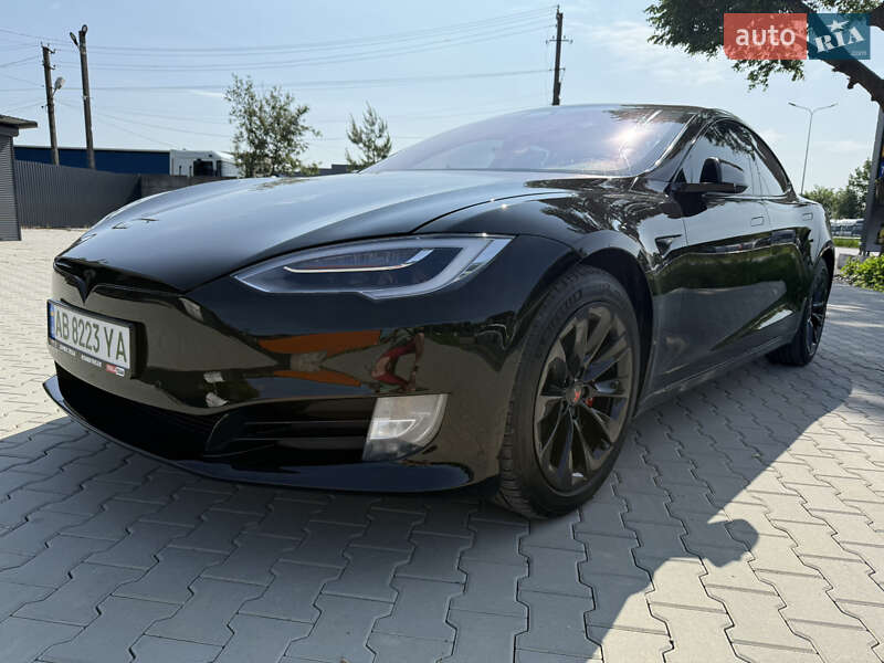 Лифтбек Tesla Model S 2019 в Виннице