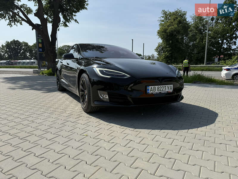 Лифтбек Tesla Model S 2019 в Виннице