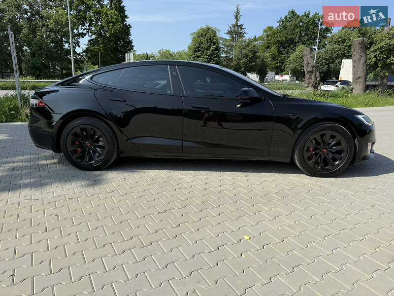 Лифтбек Tesla Model S 2019 в Виннице