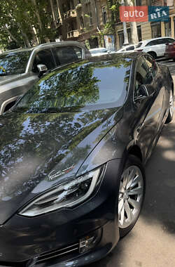 Лифтбек Tesla Model S 2018 в 