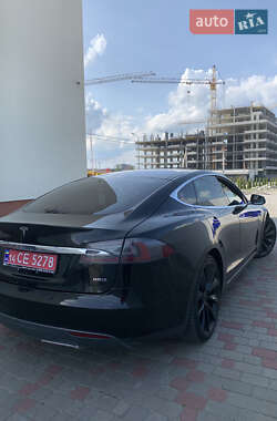 Лифтбек Tesla Model S 2015 в 