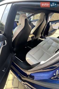 Лифтбек Tesla Model S 2019 в 
