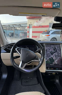 Лифтбек Tesla Model S 2014 в 