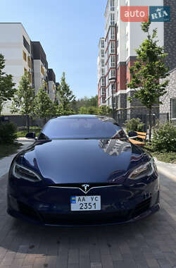 Лифтбек Tesla Model S 2017 в 