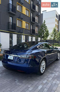 Лифтбек Tesla Model S 2017 в 