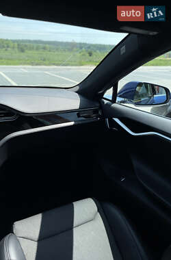 Лифтбек Tesla Model S 2017 в 
