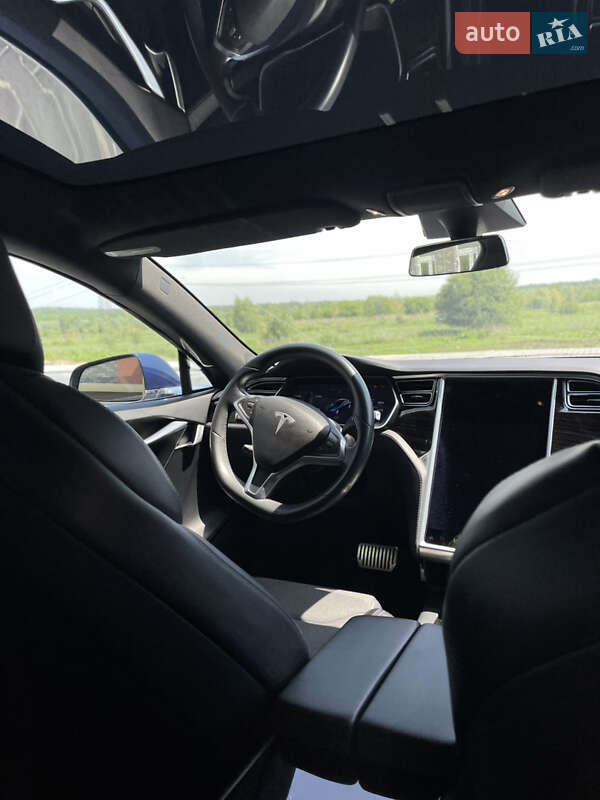 Лифтбек Tesla Model S 2017 в Ирпене