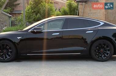 Лифтбек Tesla Model S 2016 в 