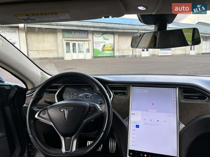 Лифтбек Tesla Model S 2013 в Львове