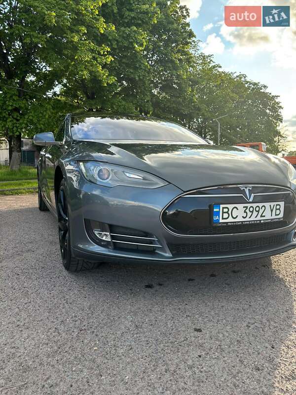 Лифтбек Tesla Model S 2013 в Львове