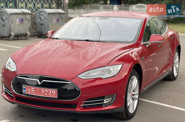 Ліфтбек Tesla Model S 2013 в 