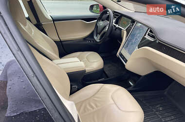 Ліфтбек Tesla Model S 2013 в 