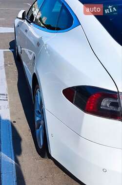 Ліфтбек Tesla Model S 2014 в 