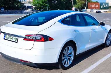 Ліфтбек Tesla Model S 2014 в 