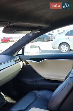 Ліфтбек Tesla Model S 2014 в 