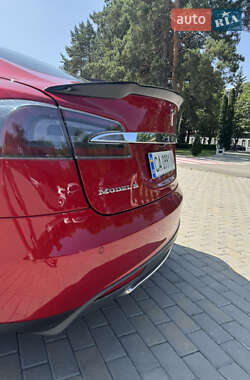Ліфтбек Tesla Model S 2014 в 