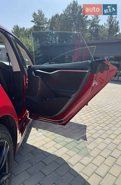 Ліфтбек Tesla Model S 2014 в 