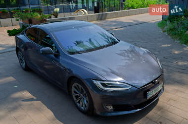 Лифтбек Tesla Model S 2018 в 
