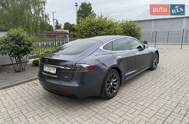 Лифтбек Tesla Model S 2019 в 