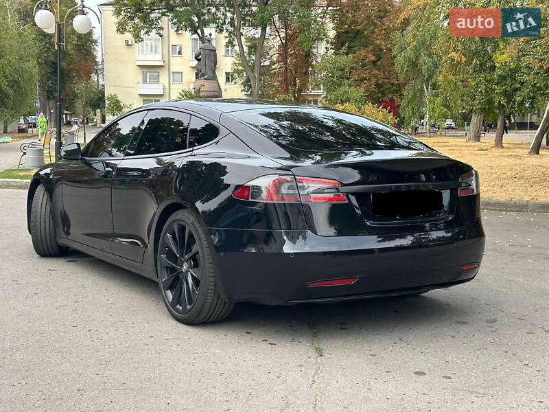 Лифтбек Tesla Model S 2018 в Полтаве