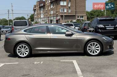 Лифтбек Tesla Model S 2016 в 
