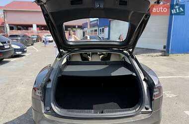 Лифтбек Tesla Model S 2016 в 