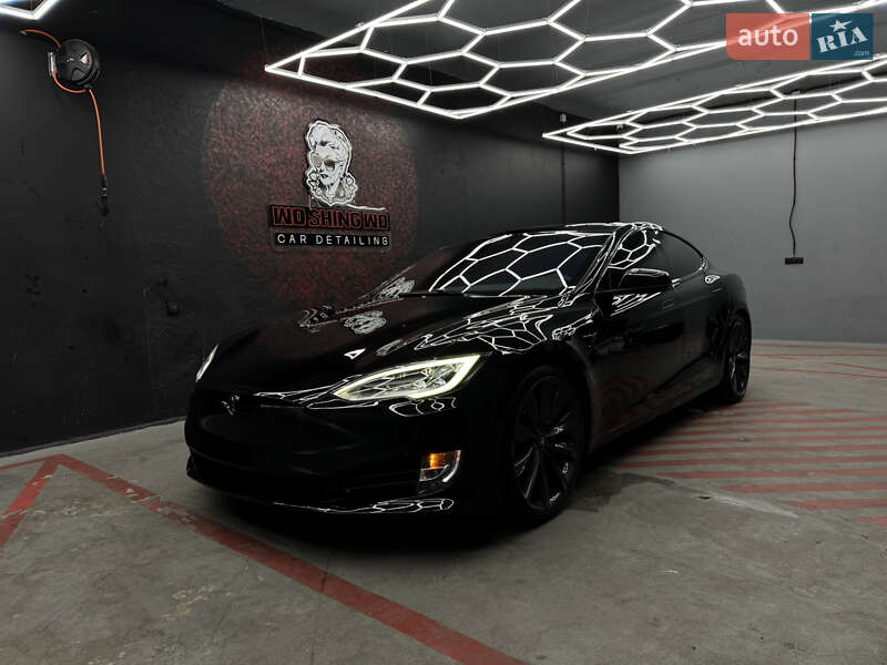 Лифтбек Tesla Model S 2017 в Днепре