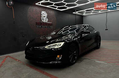 Лифтбек Tesla Model S 2017 в 