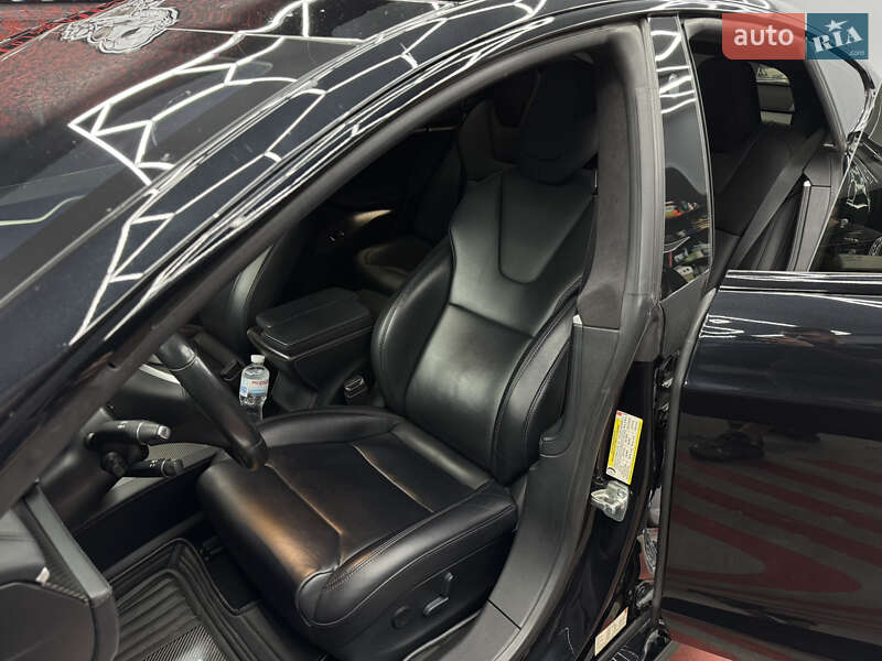 Лифтбек Tesla Model S 2017 в Днепре