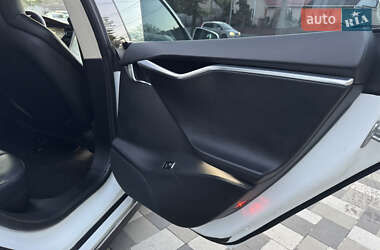 Лифтбек Tesla Model S 2014 в 