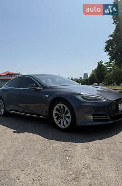 Лифтбек Tesla Model S 2017 в 