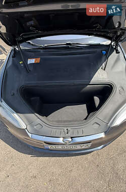 Лифтбек Tesla Model S 2017 в 
