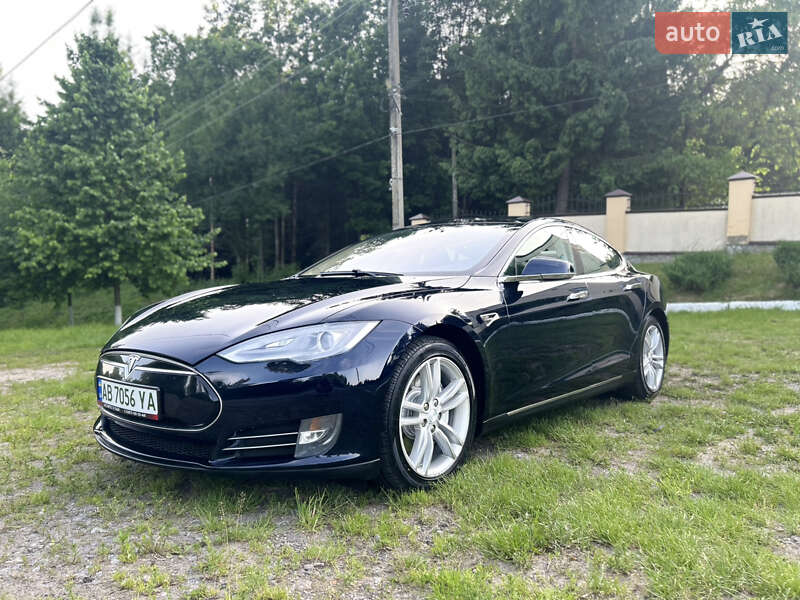 Лифтбек Tesla Model S 2013 в Виннице