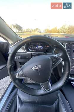 Лифтбек Tesla Model S 2016 в 