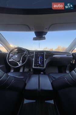 Лифтбек Tesla Model S 2016 в 