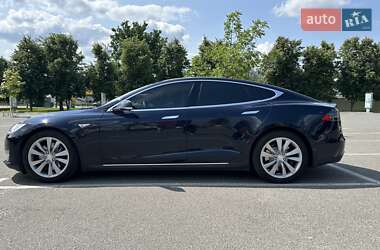 Лифтбек Tesla Model S 2013 в 