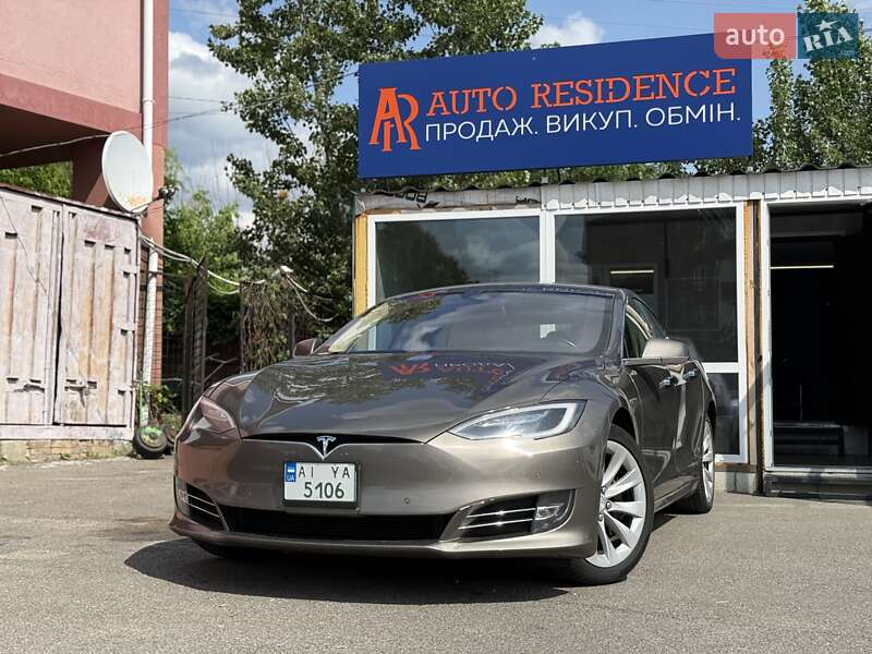 Лифтбек Tesla Model S 2016 в 
