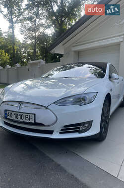 Лифтбек Tesla Model S 2016 в 