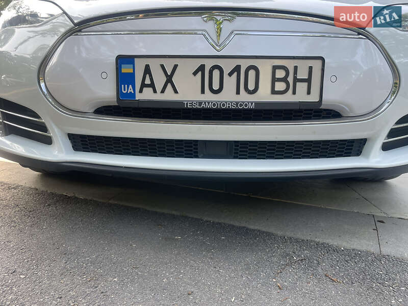 Ліфтбек Tesla Model S 2016 в Харкові
