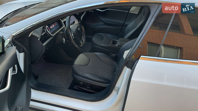 Ліфтбек Tesla Model S 2014 в Кривому Розі