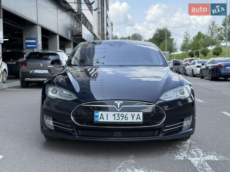 Ліфтбек Tesla Model S 2014 в Києві