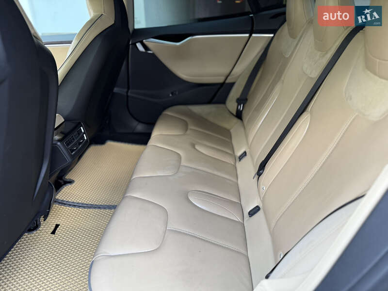 Ліфтбек Tesla Model S 2014 в Києві