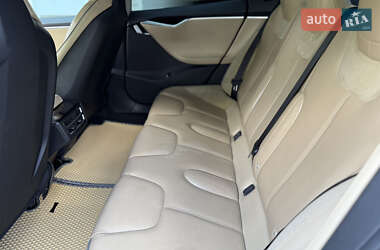 Ліфтбек Tesla Model S 2014 в 