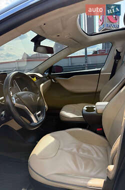 Лифтбек Tesla Model S 2014 в 