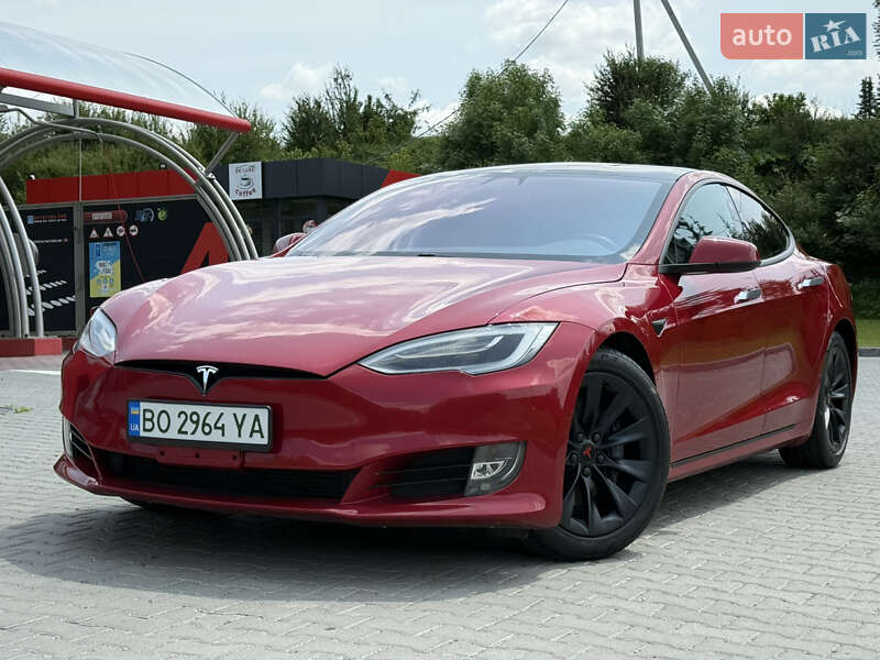Tesla Model S 2020